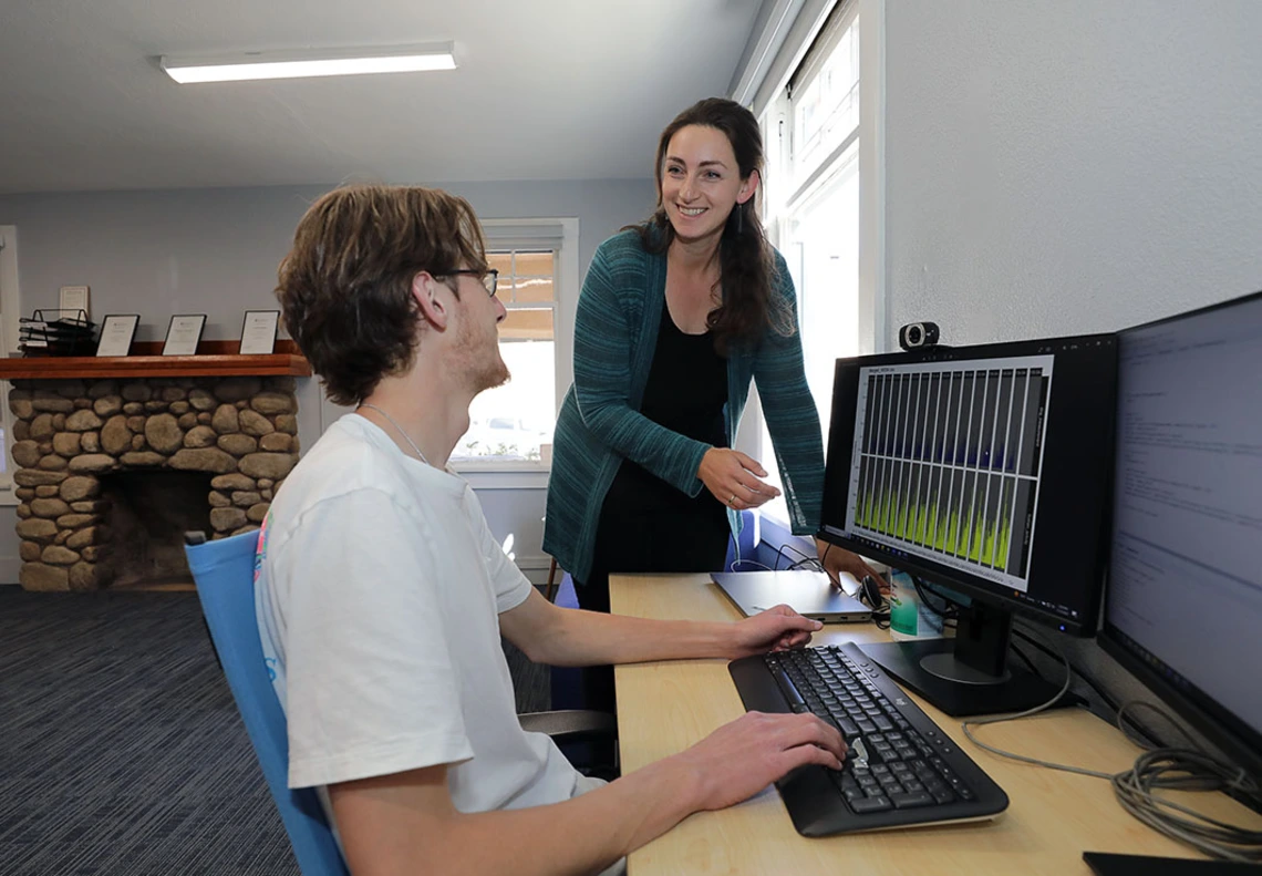 student presents their research findings during research day