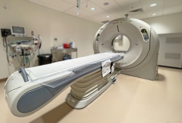 Right-side image of a new CT scanner.